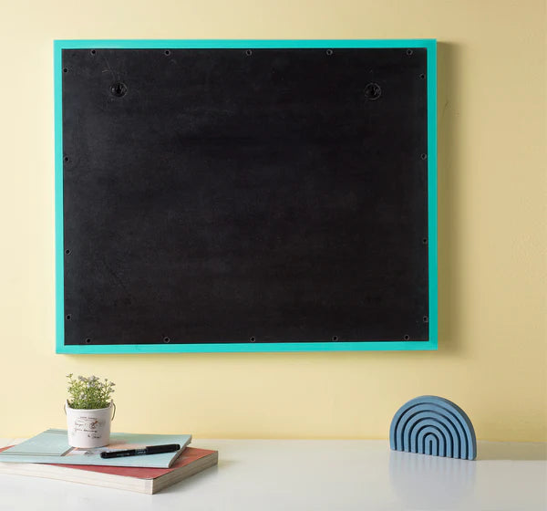 ARCTIC ANIMALS PINBOARD