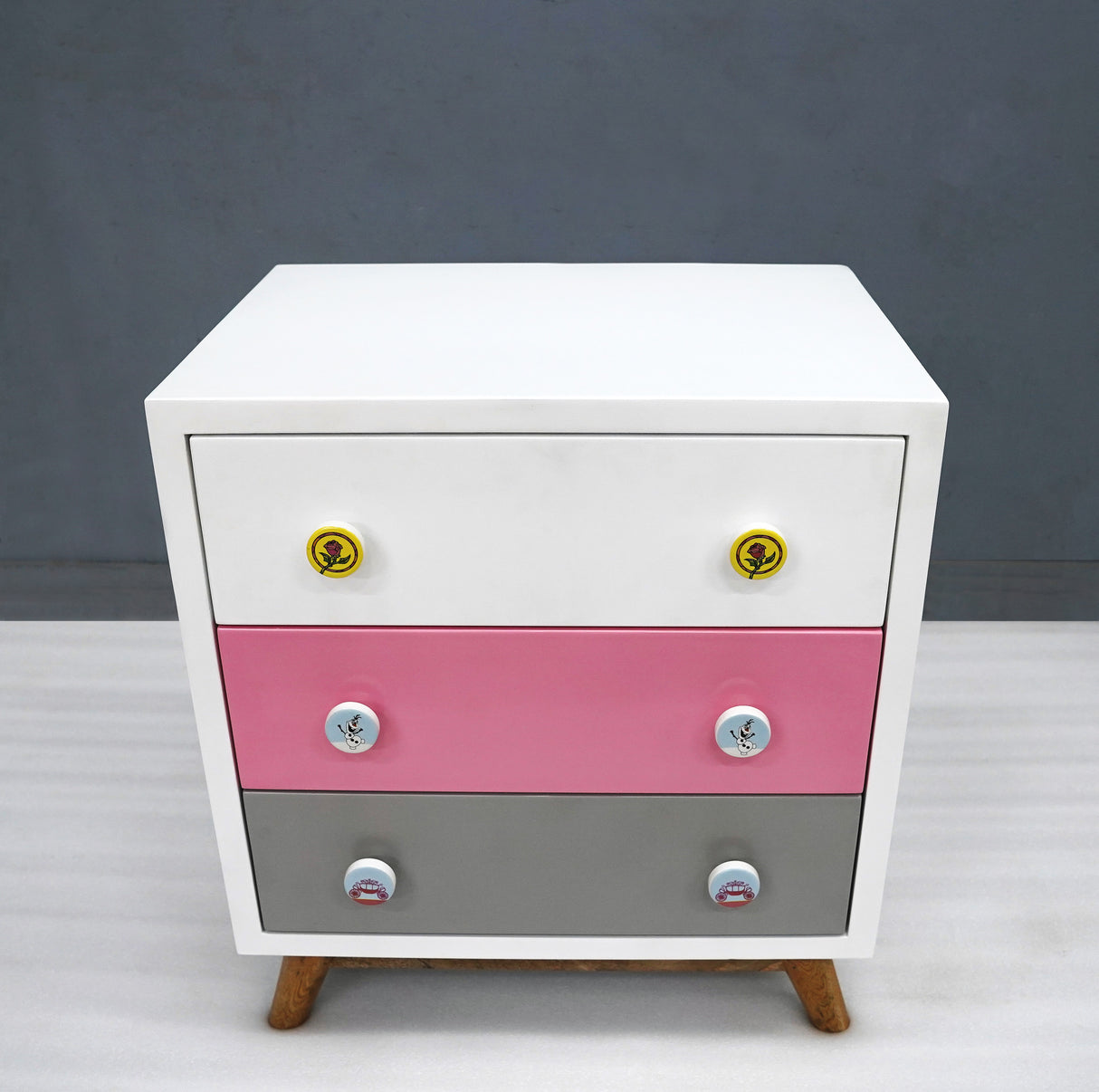 PIGLET NIGHTSTAND