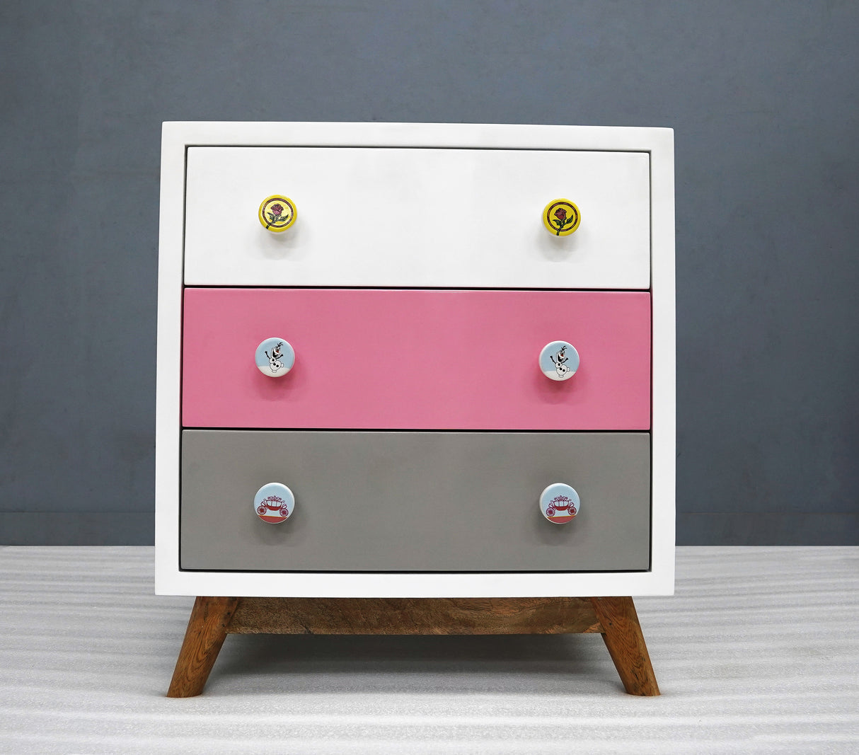 PIGLET NIGHTSTAND