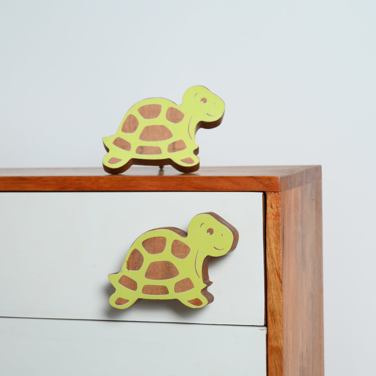 Turtle-Shaped Wooden Knob / Drawer Knob– Handcrafted Kids Room Hardware | Pinch of Pretty
