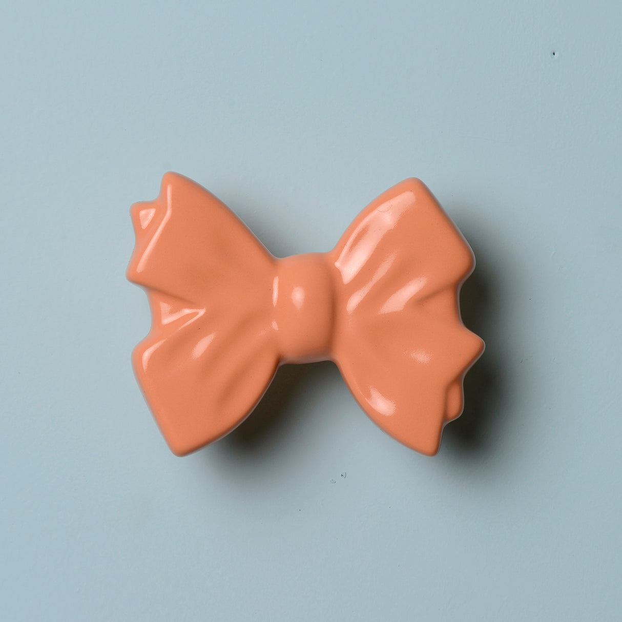 Bow Ceramic Knob – Stylish Cupboard & Drawer Handle for Kids’ Room