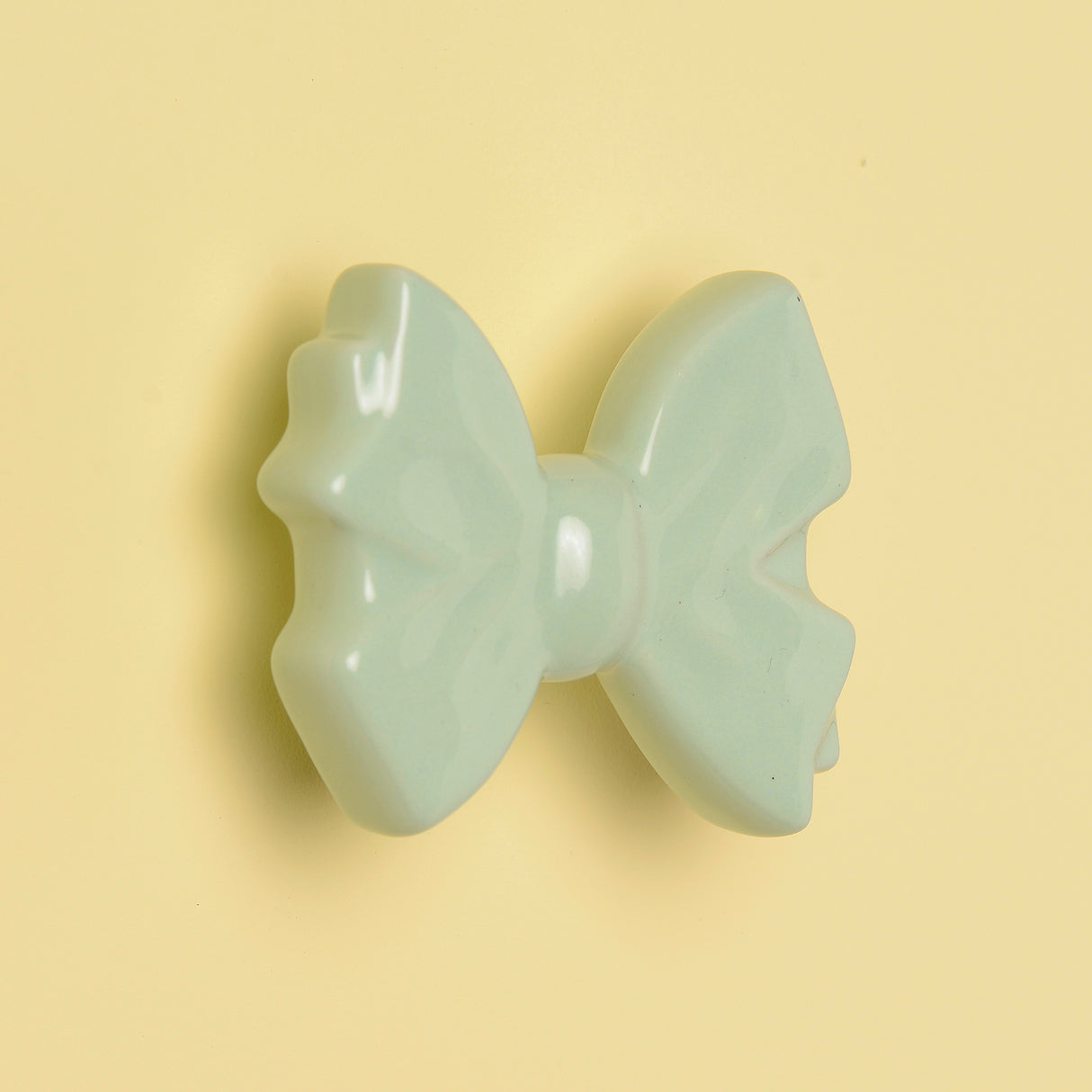 Bow Ceramic Knob – Stylish Cupboard & Drawer Handle for Kids’ Room