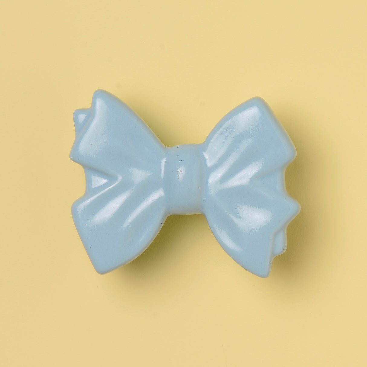 Bow Ceramic Knob – Stylish Cupboard & Drawer Handle for Kids’ Room