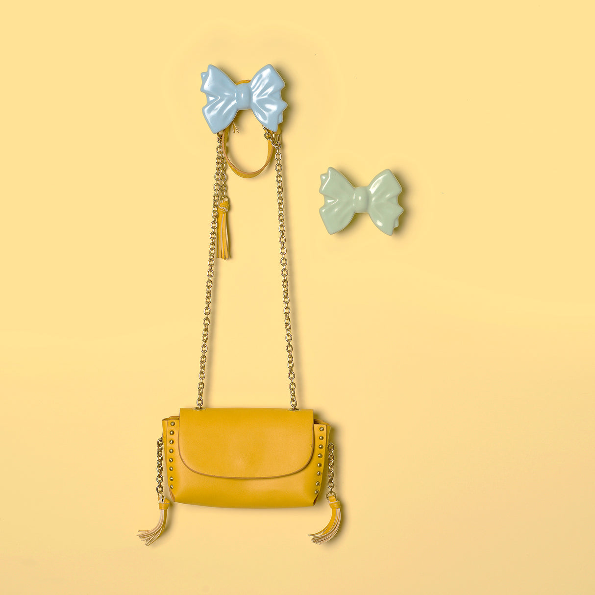 Bow Ceramic Knob – Stylish Cupboard & Drawer Handle for Kids’ Room