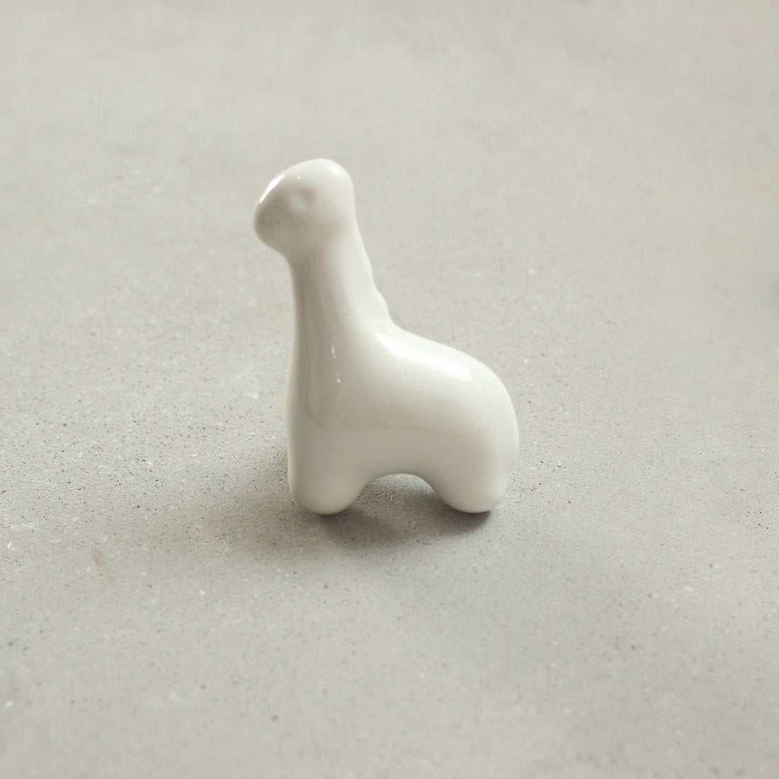 Giffy Giraffe Ceramic Knob – Stylish Cupboard & Drawer Handle for Kids’ Room