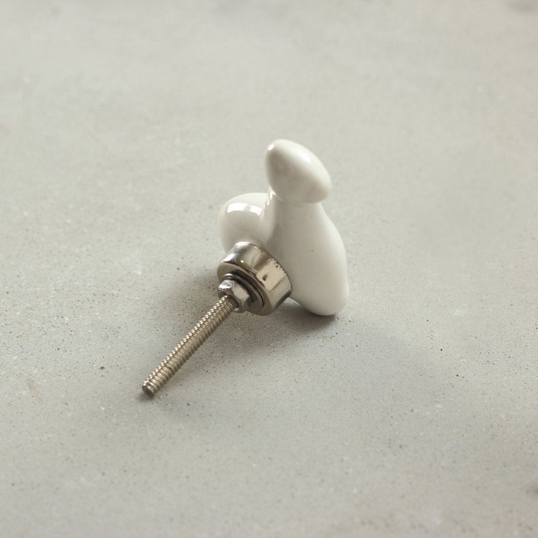 Giffy Giraffe Ceramic Knob – Stylish Cupboard & Drawer Handle for Kids’ Room