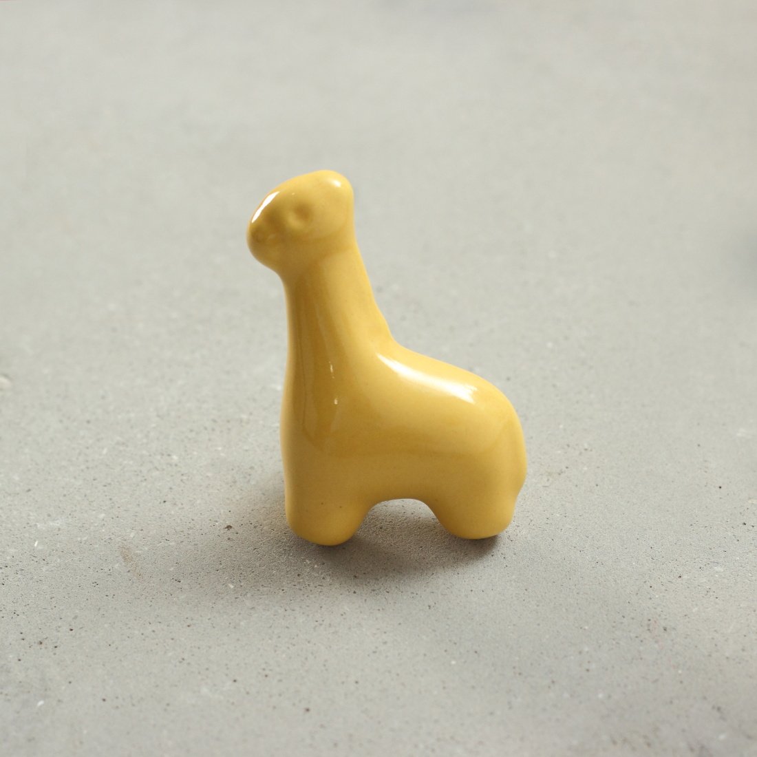 Giffy Giraffe Ceramic Knob – Stylish Cupboard & Drawer Handle for Kids’ Room
