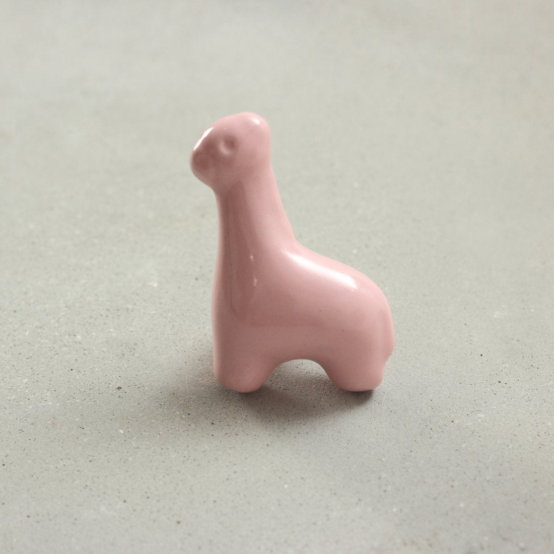 Giffy Giraffe Ceramic Knob – Stylish Cupboard & Drawer Handle for Kids’ Room