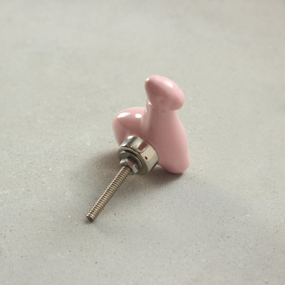 Giffy Giraffe Ceramic Knob – Stylish Cupboard & Drawer Handle for Kids’ Room