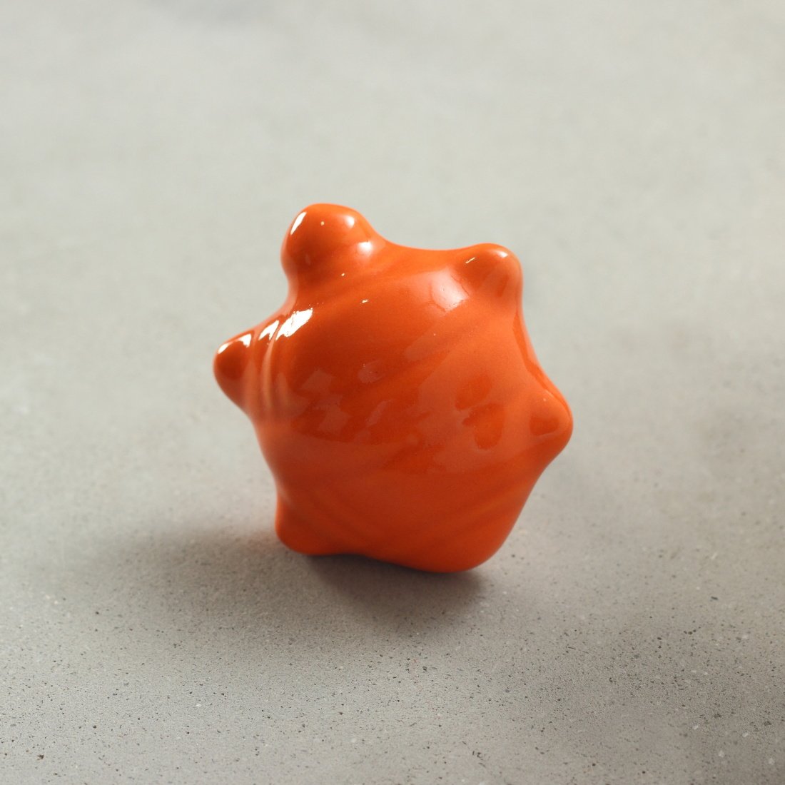 Tobby Turtle Ceramic Knob – Stylish Cupboard & Drawer Handle for Kids’ Room