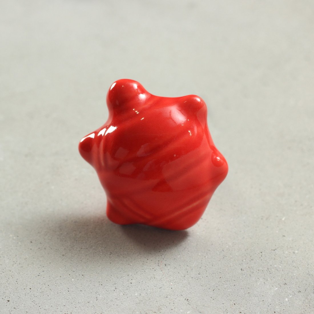 Tobby Turtle Ceramic Knob – Stylish Cupboard & Drawer Handle for Kids’ Room