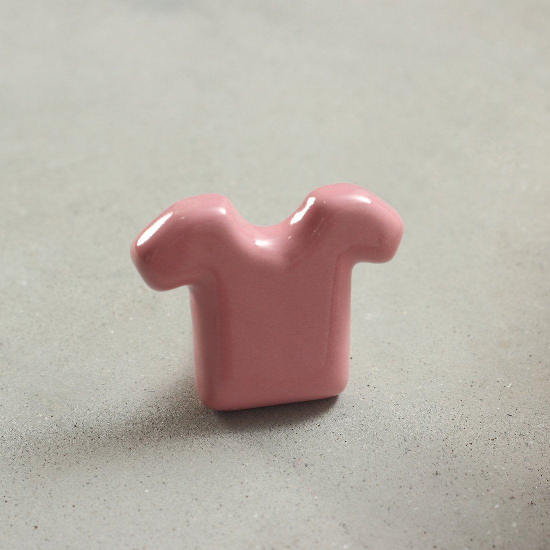T-shirt Ceramic Knob – Stylish Cupboard & Drawer Handle for Kids’ Room