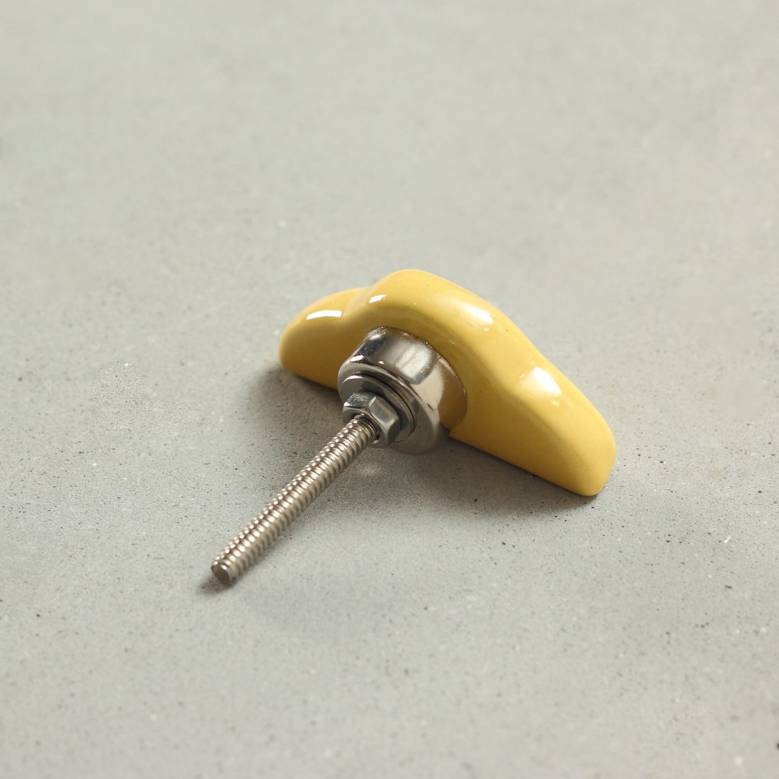 Willy Wonka Car Ceramic Knob – Stylish Cupboard & Drawer Handle for Kids’ Room