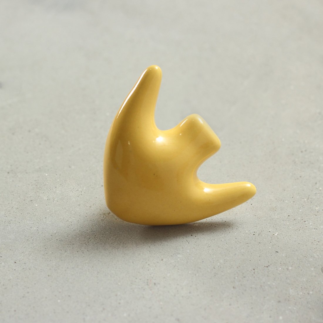 Goldy Fish Ceramic Knob – Stylish Cupboard & Drawer Handle for Kids’ Room