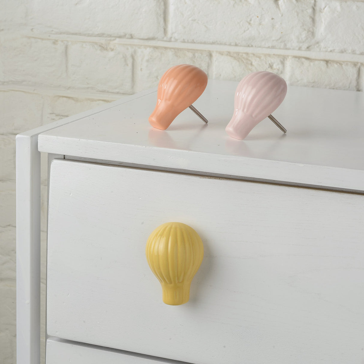 Hot Air Balloon Ceramic Knob – Stylish Cupboard & Drawer Handle for Kids’ Room