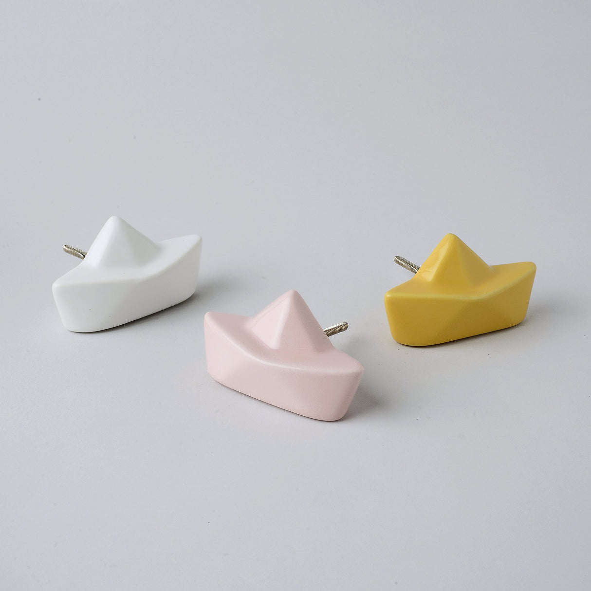 Boat Ceramic Knob – Stylish Cupboard & Drawer Handle for Kids’ Room