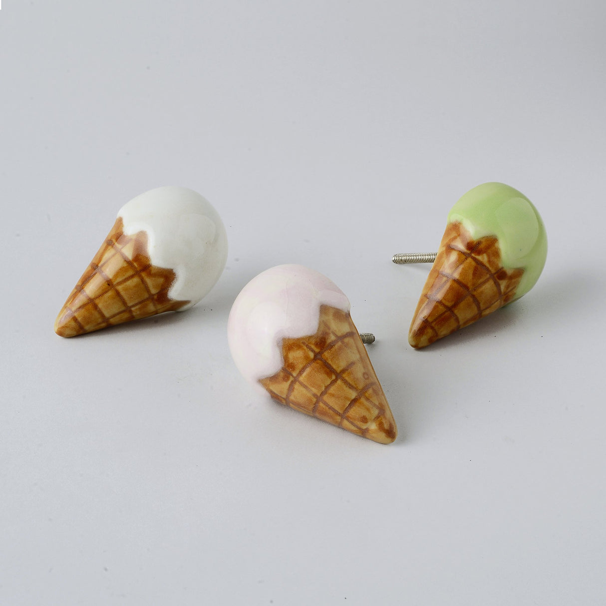 Ice-Cream Ceramic Knob – Stylish Cupboard & Drawer Handle for Kids’ Room